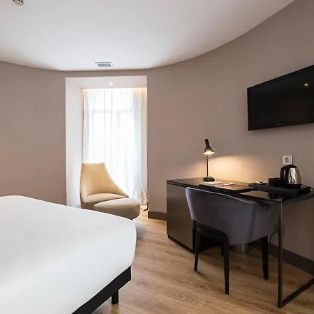 Zenit Hotell 4*